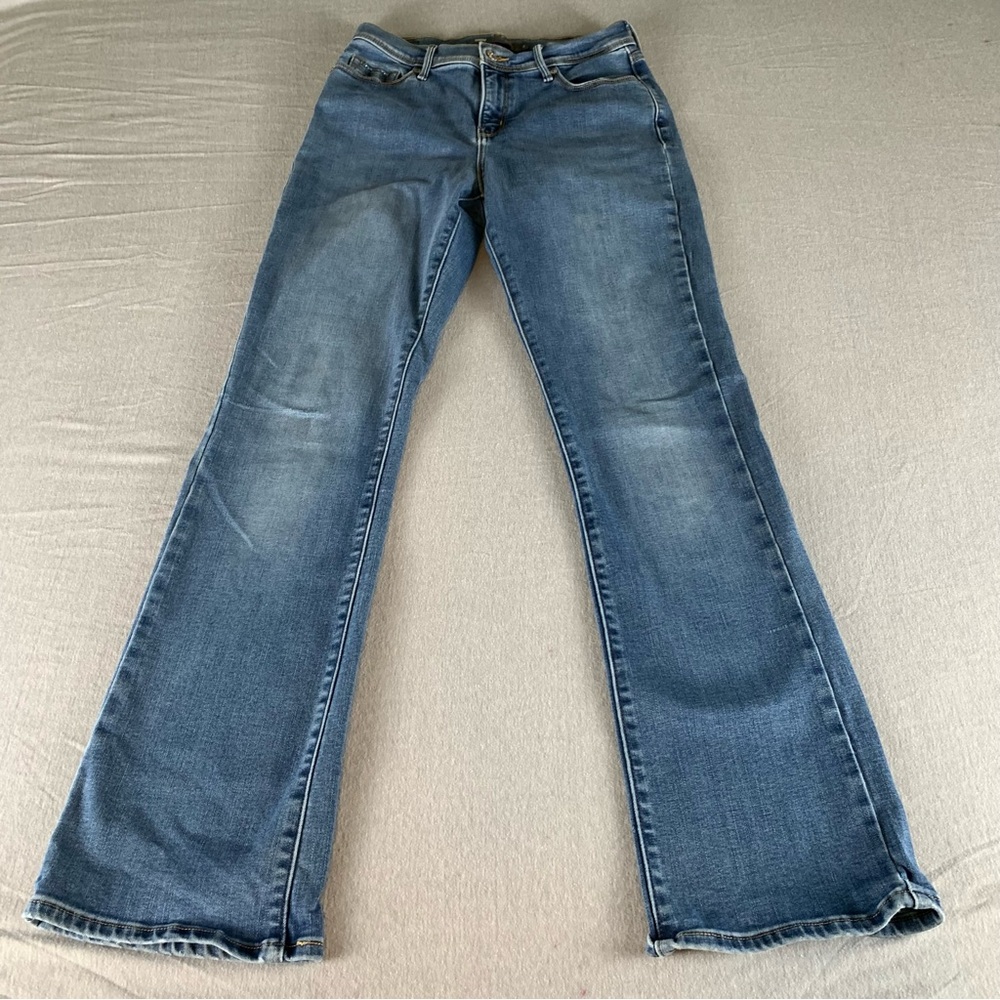 Levi’s Women’s 512 perfectly slimming bootcut Size 6/30 Inseam Med Wash  Studded